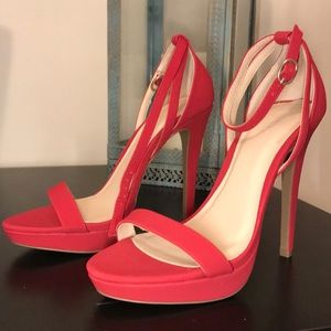 🛍👠 Red high heel sandals with ankle strap